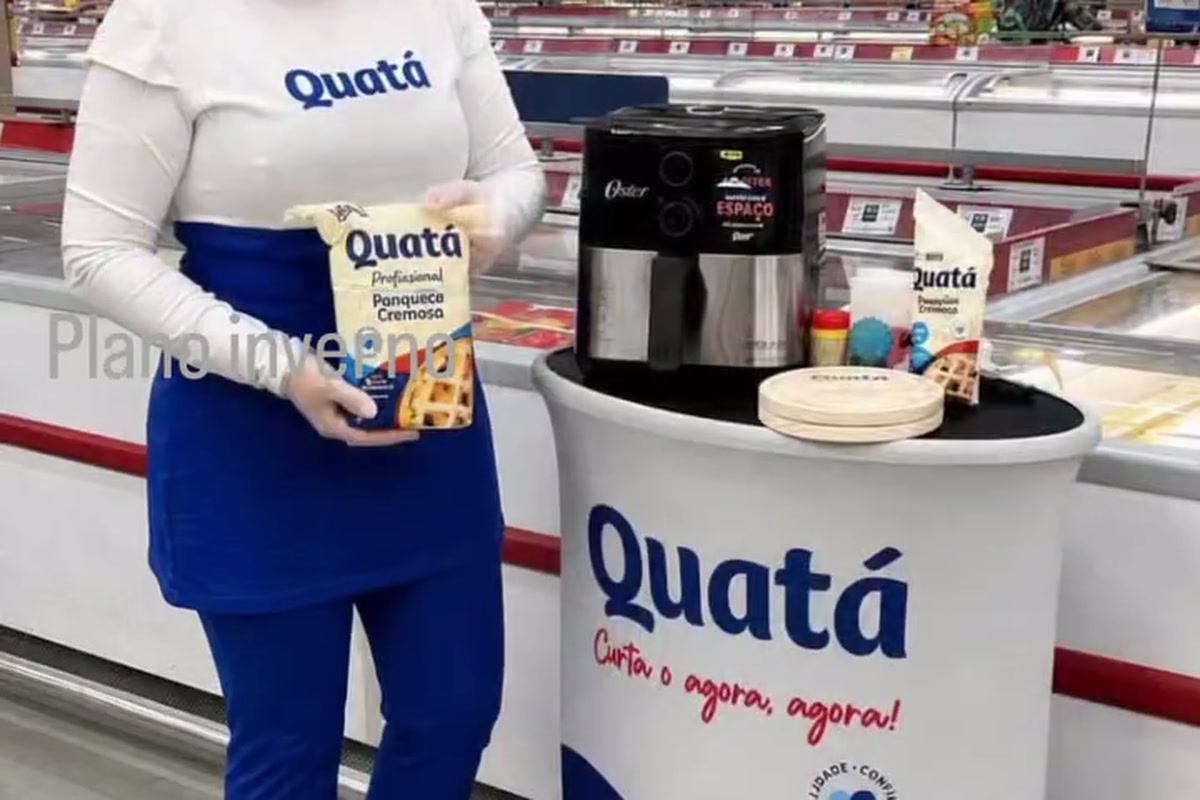 Ilha promocional montada em supermercado